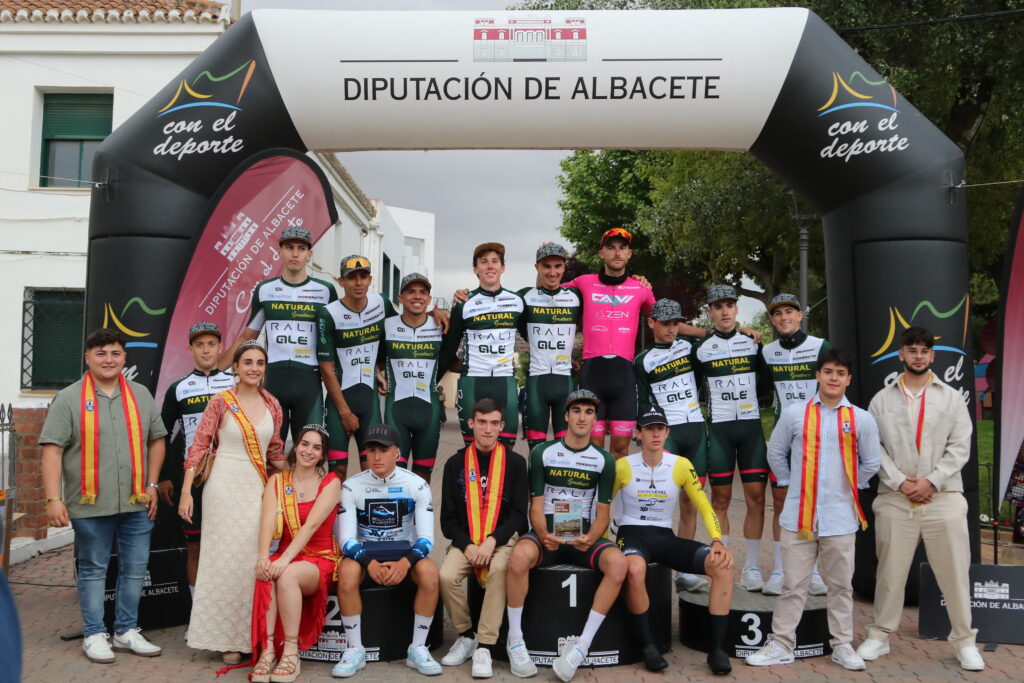 El Pelotón Jordi Slootjes gana desde la fuga en el Trofeo Santa Quiteria Pódium Trofeo Santa Quiteria Higueruela