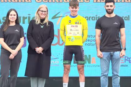 Diego López, primer líder de la Vuelta a la Montaña Central de Asturias Junior 2025 (Foto: Sportpublic TV)