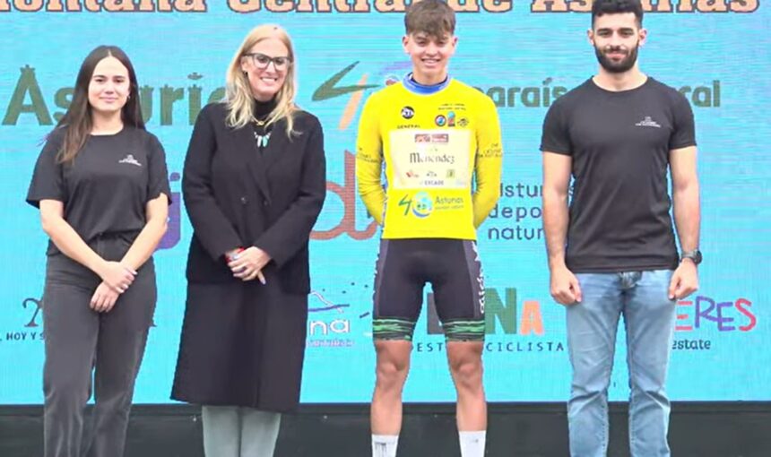 Diego López, primer líder de la Vuelta a la Montaña Central de Asturias Junior 2025 (Foto: Sportpublic TV)