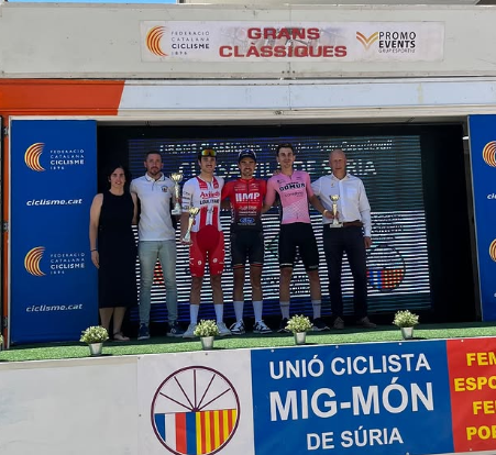 El Pelotón Óscar Rota (Team MP Group) cierra su fin de semana perfecto ganando en Súria Podio de la IX Cursa Ciclista Vila de Súria (Foto: @cursa_vila_de_suria)