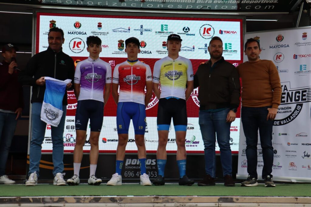 El Pelotón Karel Pruijn (Multihogar Cantabria) gana en Mayorga y es el nuevo líder de la Challenge Cadete Valladolid Pódium Challenge Cadete Valladolid Mayorga etapa 2
