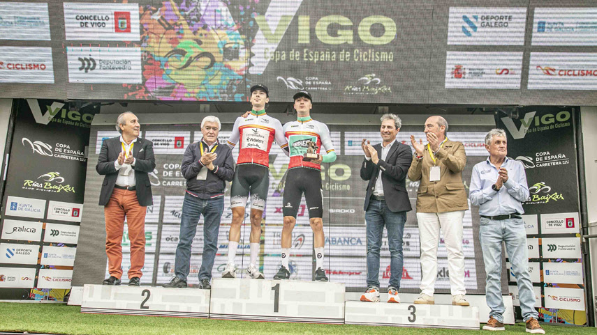 El Pelotón Ilia Savekin da un merecido triunfo al Technosylva-Maglia-Bembibre en el cierre de la Copa de España de César Pérez (Finisher) Pódium Copa de España 2025 Vigo César Pérez José María Martín