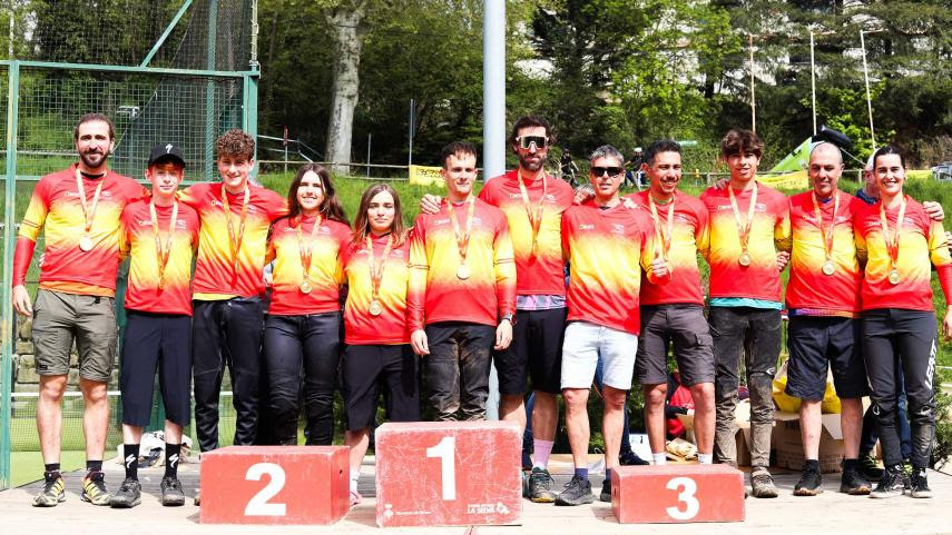 El Pelotón Marco Veiga y Cristina Menéndez se coronan campeones de España de Enduro 2025 Campeonato de España Enduro 2025