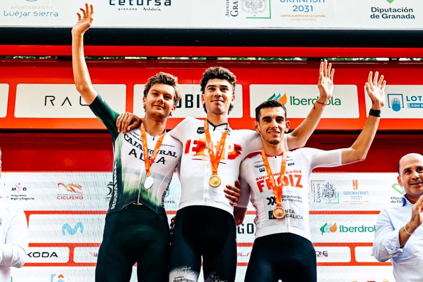 Podio del #CEGranada25 élite con Martín, Geerlings y Estelrich (Foto: RFEC)