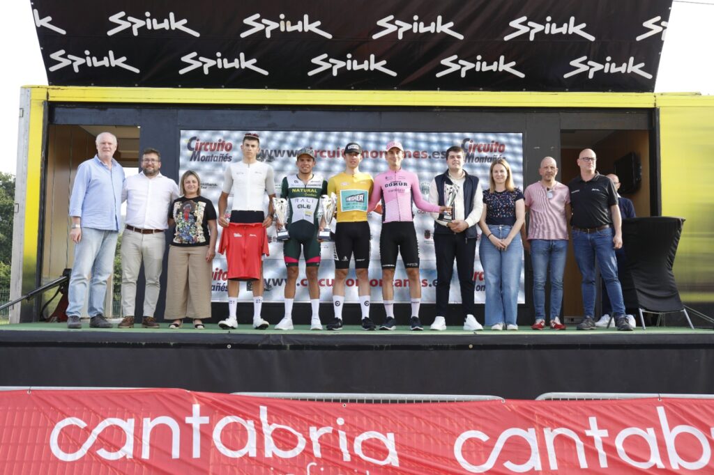 El Pelotón Iker Gómez (Finisher), etapa y liderato para abrir el Circuito Montañés Pódium Renedo Circuito Montañés