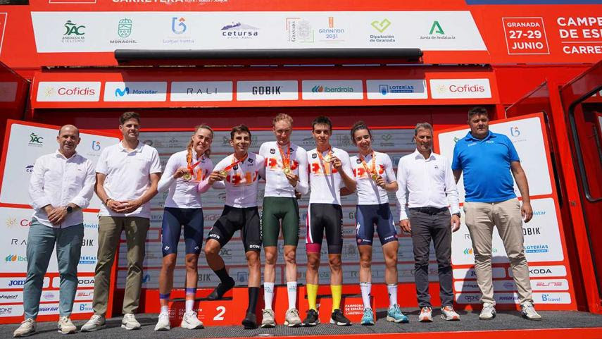 El Pelotón Mireia Benito y Abel Balderstone se proclaman campeones de España de CRI élite en Granada RFEC Campeonato de España CRI 2025