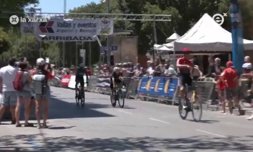 El Pelotón Albert Roca (Team MP Group) es el más fuerte en Mollet del Vallès Albert Roca (Team MP Group) es el más fuerte en Mollet del Vallès