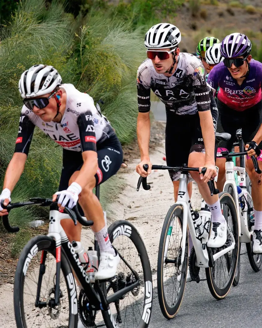El Pelotón Fuga y pelea hasta la meta en el Campeonato de España para Illes Balears-Arabay José María García, durante la disputa de los Campeonatos de España.