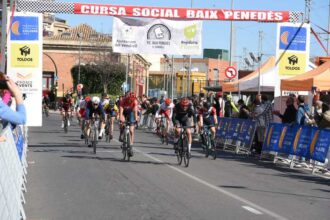 Corredores disputando la prueba del Baix Penedès