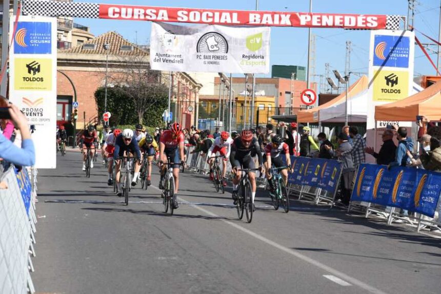 Corredores disputando la prueba del Baix Penedès