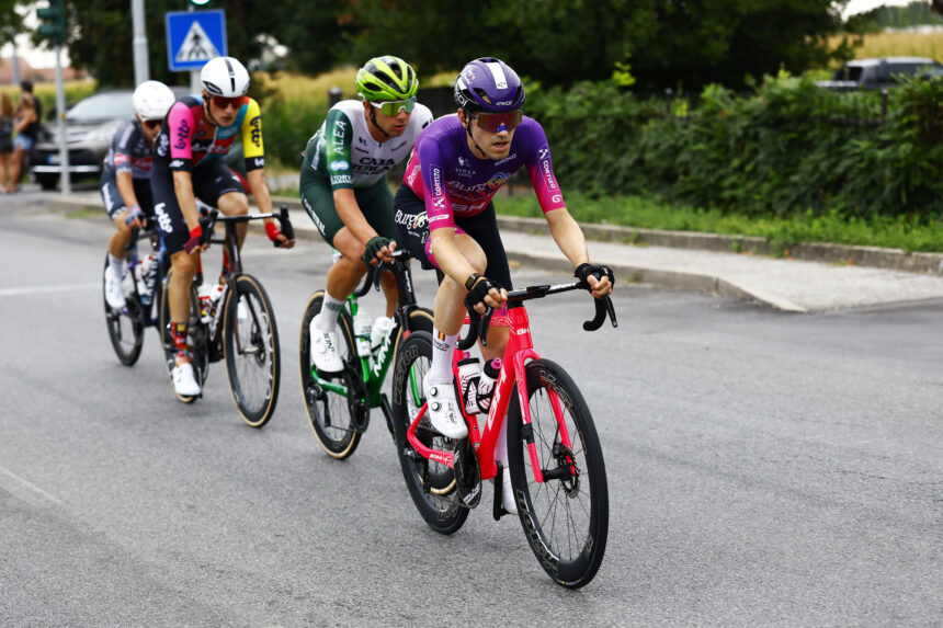 El Pelotón Sinuhé Fernández (Burgos Burpellet BH) muestra su coraje desde la fuga en La Vuelta Sinuhé Fernández Burgos Burpellet BH La Vuelta