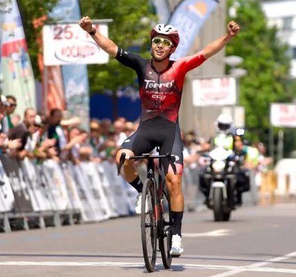 Triunfo de Asger Paaske en el GP San Lorenzo de Huesca