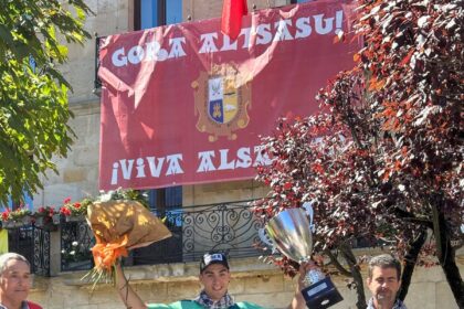 Eñaut Urkaregi vencedor en Alsasua (Foto: @EqFinisher)