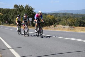 El Pelotón Combatividad y determinación del Bicho - Plataforma Central Iberum en la última vuelta por etapas de la temporada, la Vuelta a Salamanca