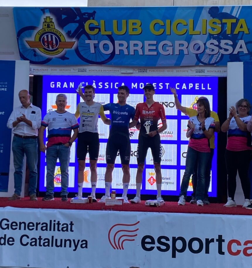 Podio en Torregrossa 2025 con Gomiz, Domenech y Figuls (Foto: Classica Modest Capell)