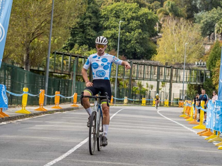 El Pelotón Buba Sopko (Coruxo) y Sarela Conde (Academia Postal Maceda) mandan en Betanzos ricardo-betanzos