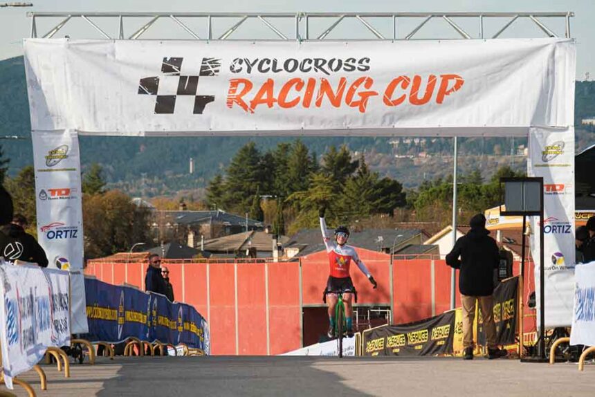 El Pelotón Carla Jiménez y Jorge González cierran con victoria la Cyclocross Racing Cup en Los Molinos