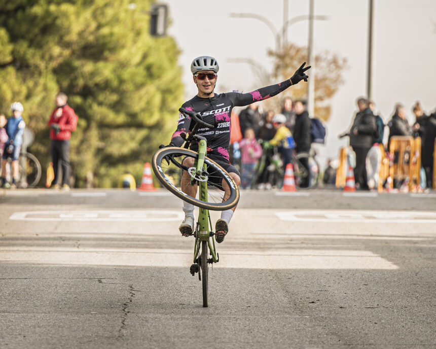 El Pelotón Celia Romo y Miguel Díaz son los protagonistas absolutos en Coslada El Pelotón Celia Romo y Miguel Díaz son los protagonistas absolutos en Coslada