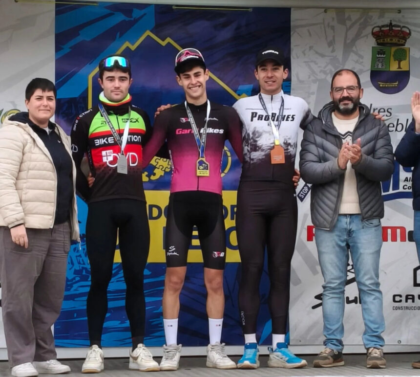 El Pelotón Unax Lombraña despega en Colindres; Andrea Velasco no concede resquicios