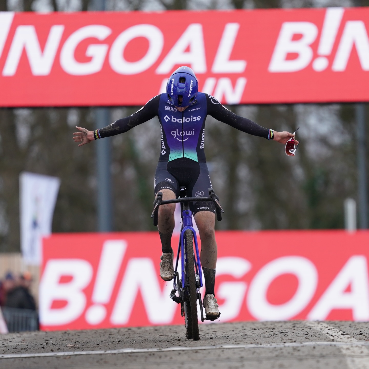 El Pelotón Van der Poel regresa a lo alto en Namur y España suma oficio en la Ciudadela El Pelotón Van der Poel regresa a lo alto en Namur y España suma oficio en la Ciudadela