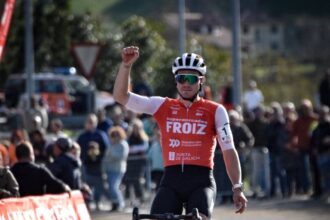 El Pelotón Gonzalo Inguanzo y Sara Cueto dominan Puente Viesgo