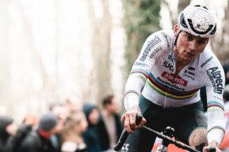 El Pelotón Van der Poel regresa a lo alto en Namur y España suma oficio en la Ciudadela