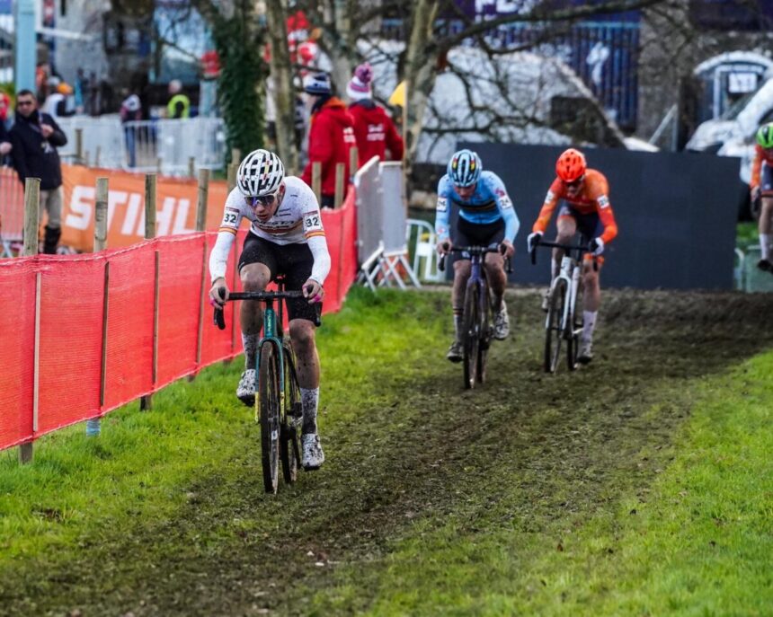 El Pelotón Benjamín Noval, sexto en la Copa del Mundo de Famanville El Pelotón Benjamín Noval, sexto en la Copa del Mundo de Famanville