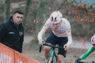 El Pelotón Noval brilla en la arena de Koksijde y España vuelve a medirse al límite