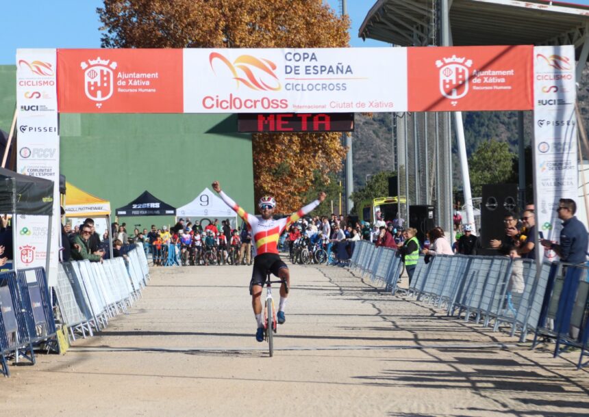 El Pelotón Felipe Orts impone su ley y Hartog desarma el esprint en la penúltima de la Copa de España