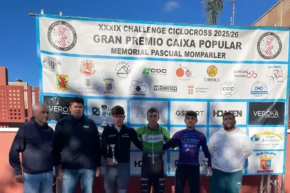 El Pelotón David Ivars y María Filgueiras se imponen en el Trofeo San Jerónimo Construcciones en Benferri