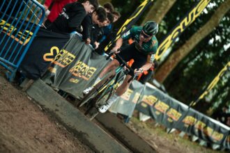 El Pelotón Kevin Suárez, barro adentro