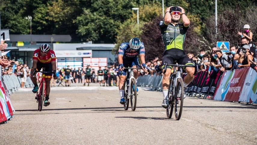 El Pelotón Kevin Suárez, barro adentro
