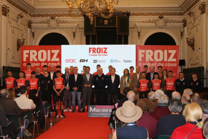 El Pelotón Supermercados Froiz celebra su puesta de largo para la temporada 2026 Supermercados Froiz 2026