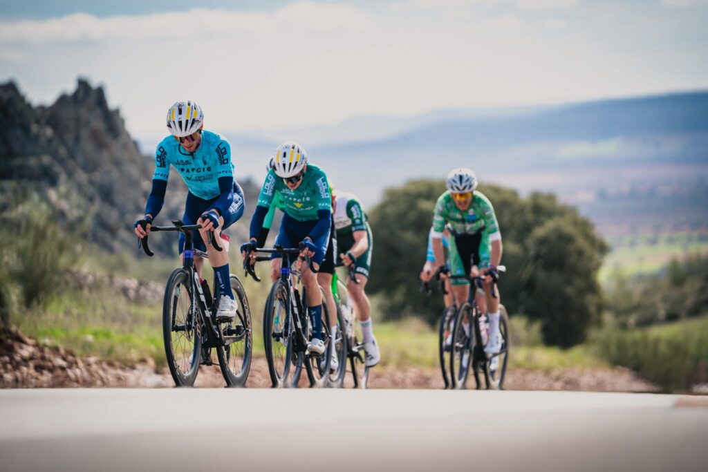 El Pelotón Luke David Valenti (Cortizo) conquista el Memorial Sanroma y Hugo Pradas (El Bicho) se adjudica la última etapa