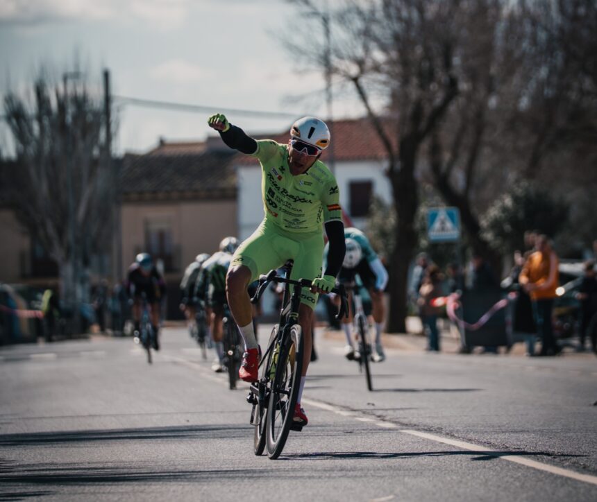 El Pelotón Fran Rus (Vigo - Rías Baixas) se apunta el triunfo y Joan Roca (Illes Balears - Arabay) se viste de líder en la segunda etapa del Memorial Sanroma El Pelotón Fran Rus (Vigo - Rías Baixas) se apunta el triunfo y Joan Roca (Illes Balears - Arabay) se viste de líder en la segunda etapa del Memorial Sanroma