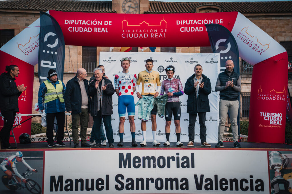 El Pelotón Fran Rus (Vigo - Rías Baixas) se apunta el triunfo y Joan Roca (Illes Balears - Arabay) se viste de líder en la segunda etapa del Memorial Sanroma El Pelotón Fran Rus (Vigo - Rías Baixas) se apunta el triunfo y Joan Roca (Illes Balears - Arabay) se viste de líder en la segunda etapa del Memorial Sanroma