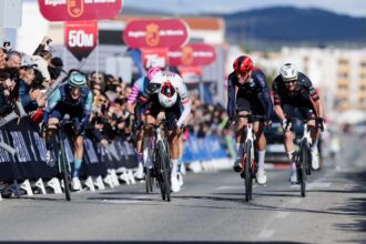 El Pelotón Héctor Álvarez brilla en la primera etapa de la Vuelta a la Región de Murcia