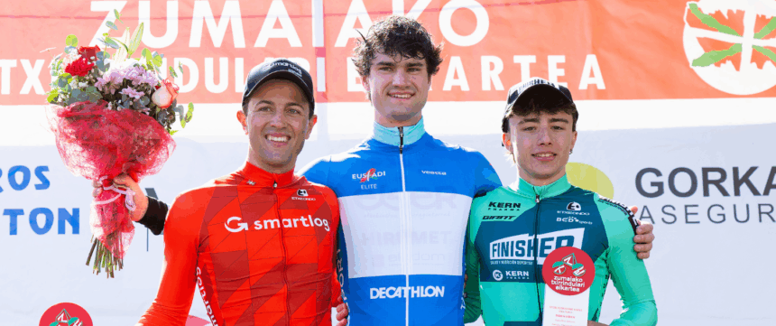 El Pelotón Podio del Equipo Finisher en la apertura del Torneo Euskaldun El Pelotón Podio del Equipo Finisher en la apertura del Torneo Euskaldun