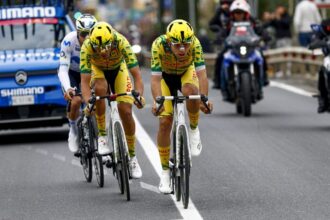 El Pelotón Maestri y Belletta, 266 km de “fuga icónica” en la Milán-San Remo; Crozzolo, top-10 en su debut en Terres de l’Ebre