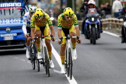 El Pelotón Maestri y Belletta, 266 km de “fuga icónica” en la Milán-San Remo; Crozzolo, top-10 en su debut en Terres de l’Ebre