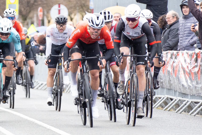 El Pelotón Ruiz de Arcaute (Smartlog Nest) roza el triunfo en el estreno del Torneo Euskaldun en Zumaia Smartlog Nest Zumaia Ruiz de Arcaute