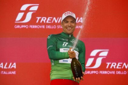 El Pelotón Diego Sevilla, vencedor de la montaña en la Tirreno Adriático
