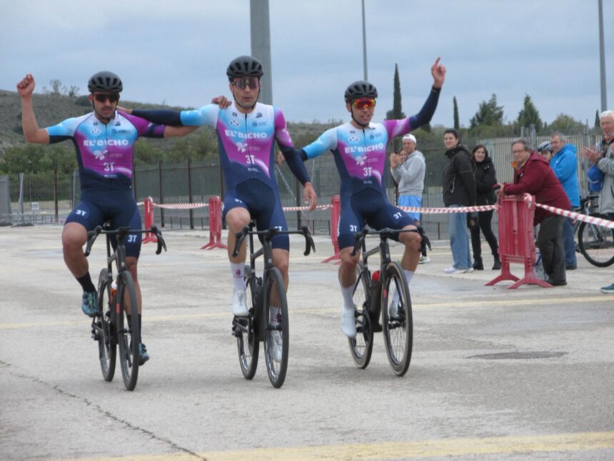 El Pelotón El Bicho - Plataforma Central Iberum copa los pódiums y suma dos victorias contundentes en Rivas y Bargas El Pelotón El Bicho - Plataforma Central Iberum copa los pódiums y suma dos victorias contundentes en Rivas y Bargas