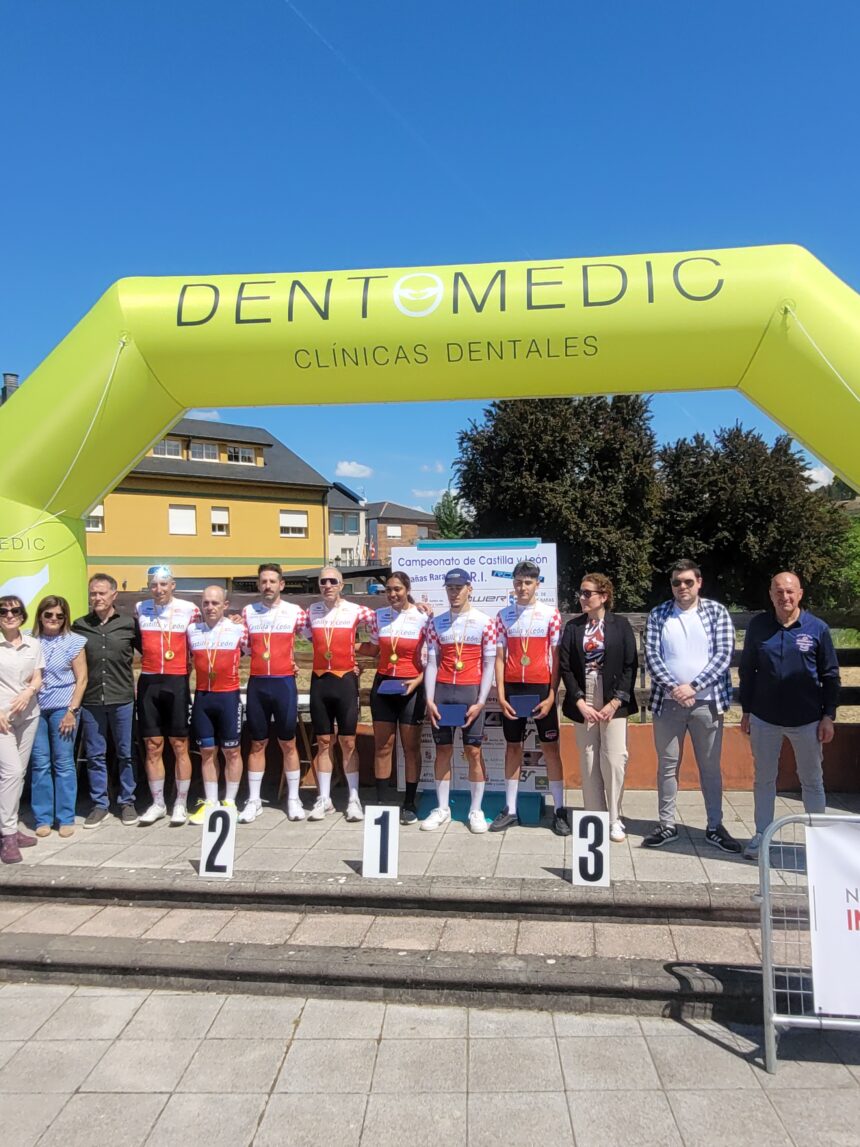 Podio del Cto de CyL de crono de Cabañas Raras (Foto: Fabio López - Ciclismo El Pelotón)