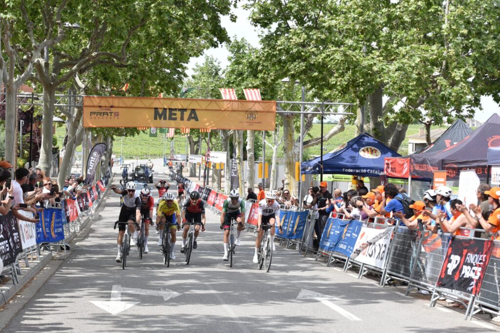 El Pelotón Oriol Escolano y Lucas Strahodinsky triunfan en el Criterium CC Terraferma - Prats Advocats - Lleida