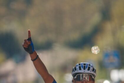 El Pelotón ALIMCO CAMPAGNOLO se exhibe en Amorebieta con el triunfo de Mauro Ibáñez y la victoria por equipos