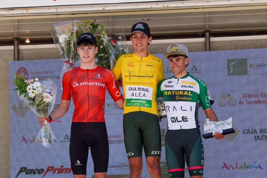El Pelotón Dani Cepa (Caja Rural - Alea) vence al sprint en la Clásica Ciudad de Torredonjimeno y es el nuevo líder de la Copa de España