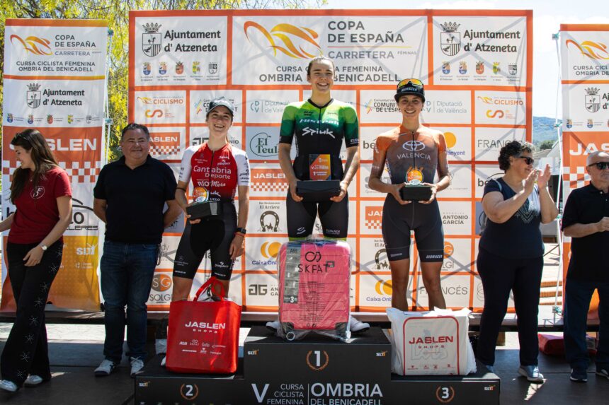 El Pelotón Izaro Etxarri se lleva la victoria en la Cursa Ciclista Femenina Ombria del Benicadell