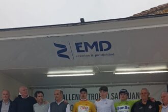 El Pelotón Manuel Fernández se impone en el sprint reducido en Valoria y se viste con el maillot de líder de la Challenge San Juan 2026