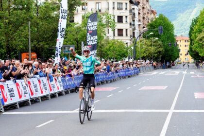El Pelotón El Equipo Finisher conquista la Bidasoa Itzulia con Luis Alberto Lajarín